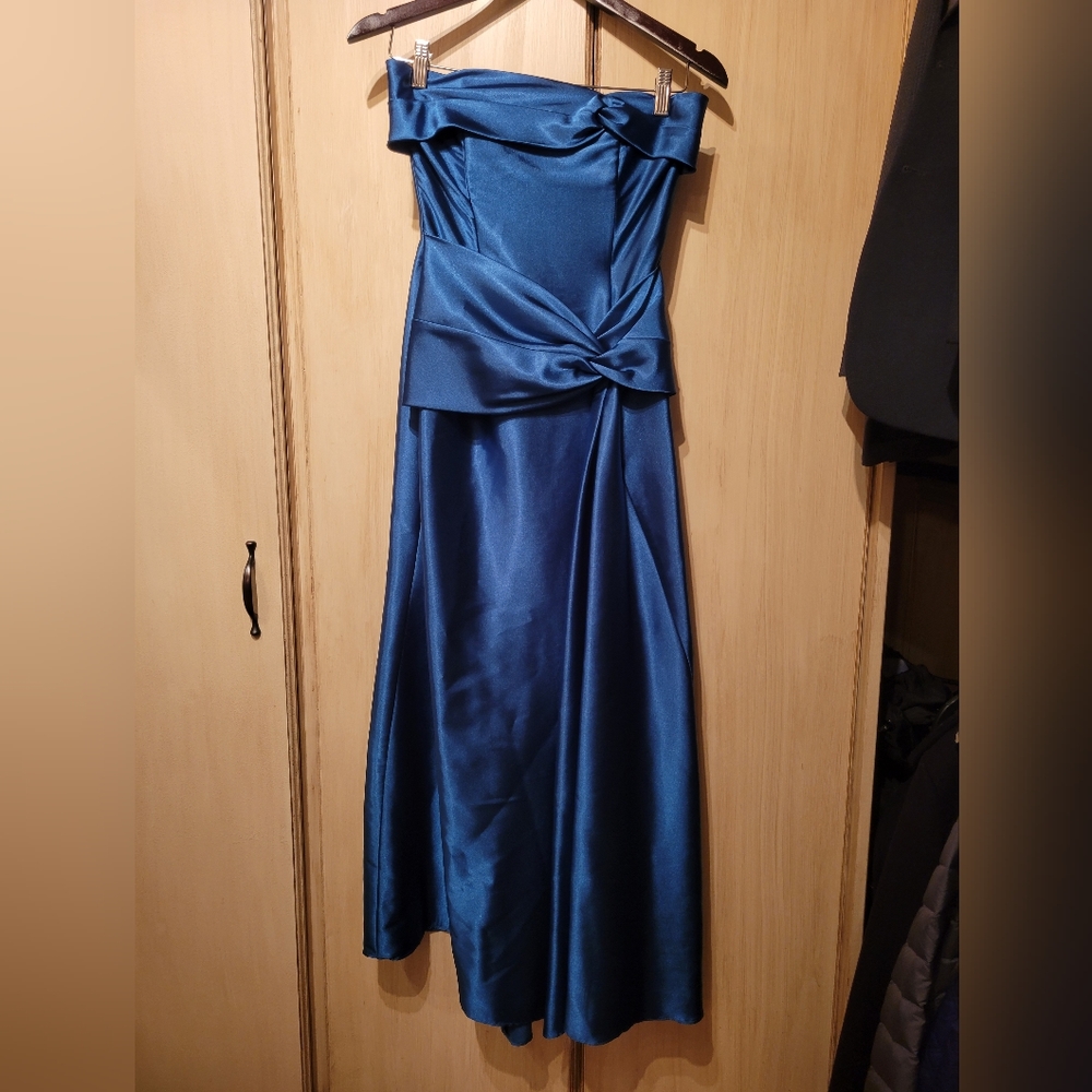 Jessica McClintock 4P Metallic Blue Gown